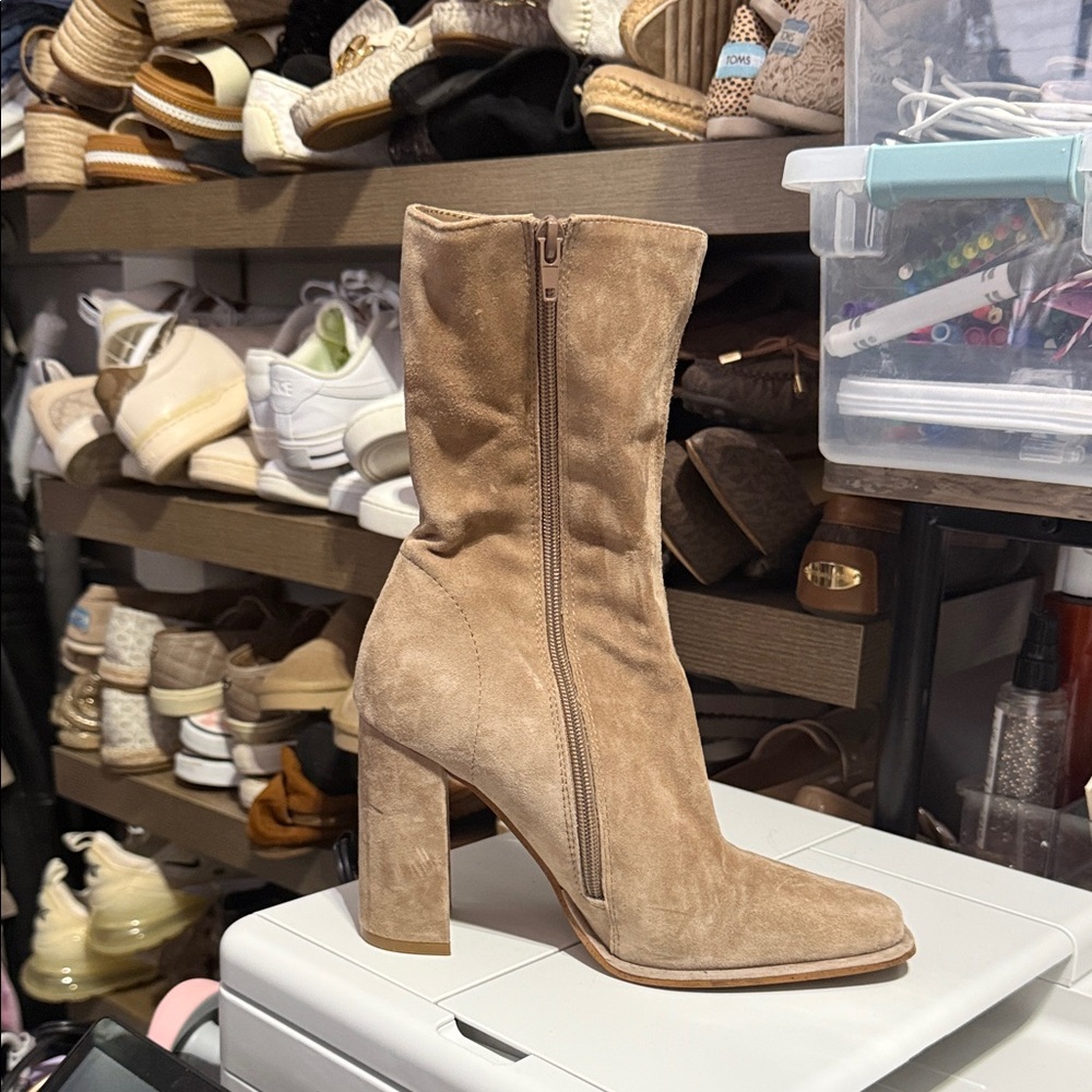 Women's Suede Mid-Calf Block Heel Boot - Tan